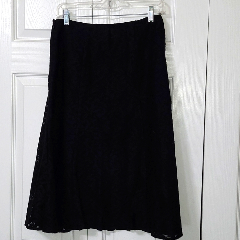 Nine West Black Lace Lined Skirt, size 4, zipper on side, EUC - Picture 3 of 6